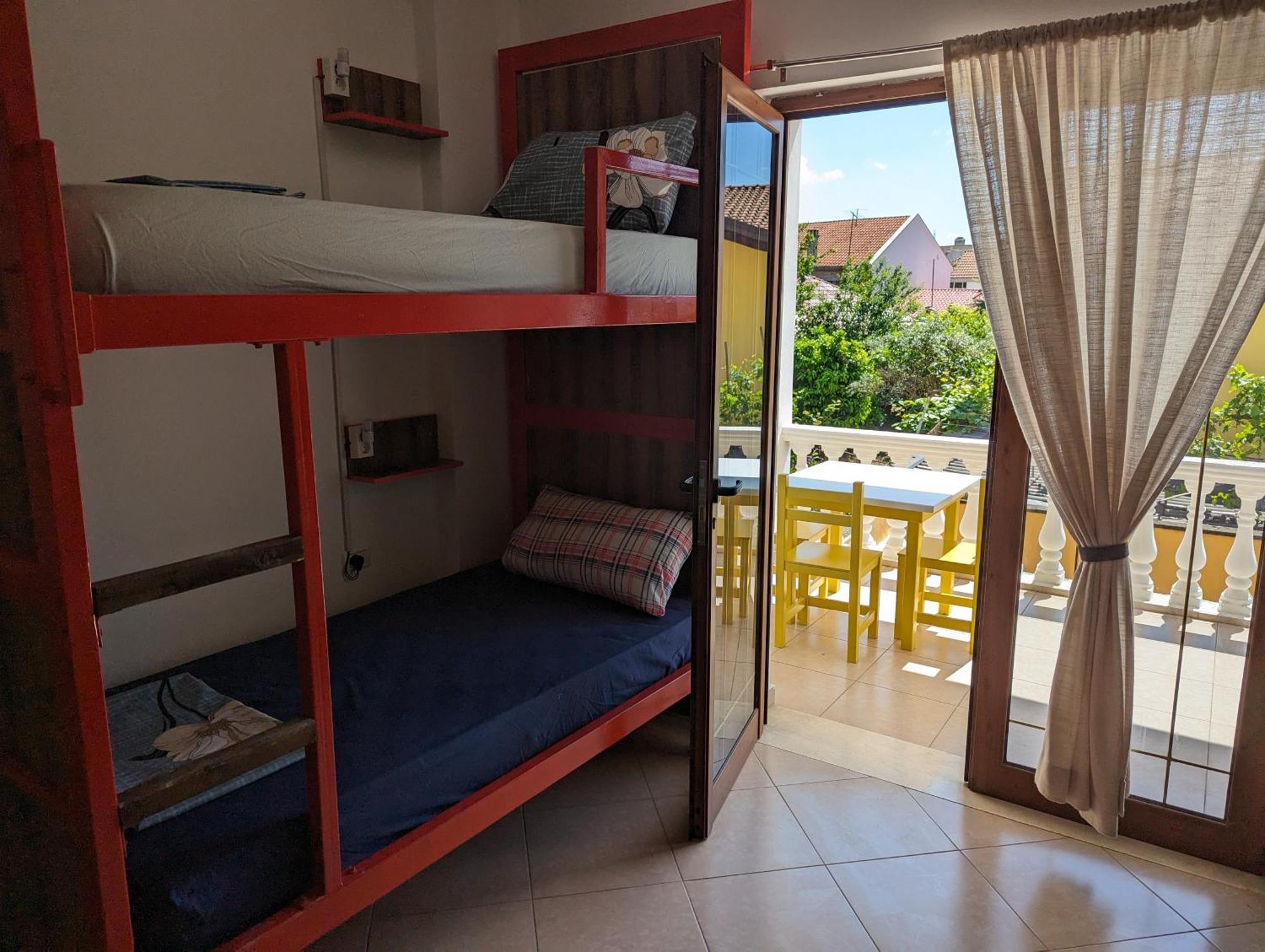 Tias Hostel Shkodër エクステリア 写真