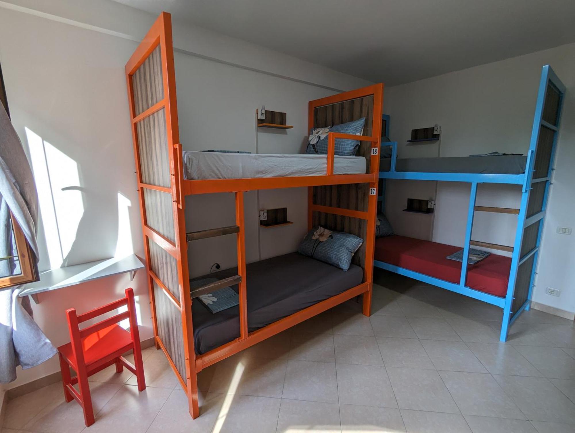 Tias Hostel Shkodër エクステリア 写真