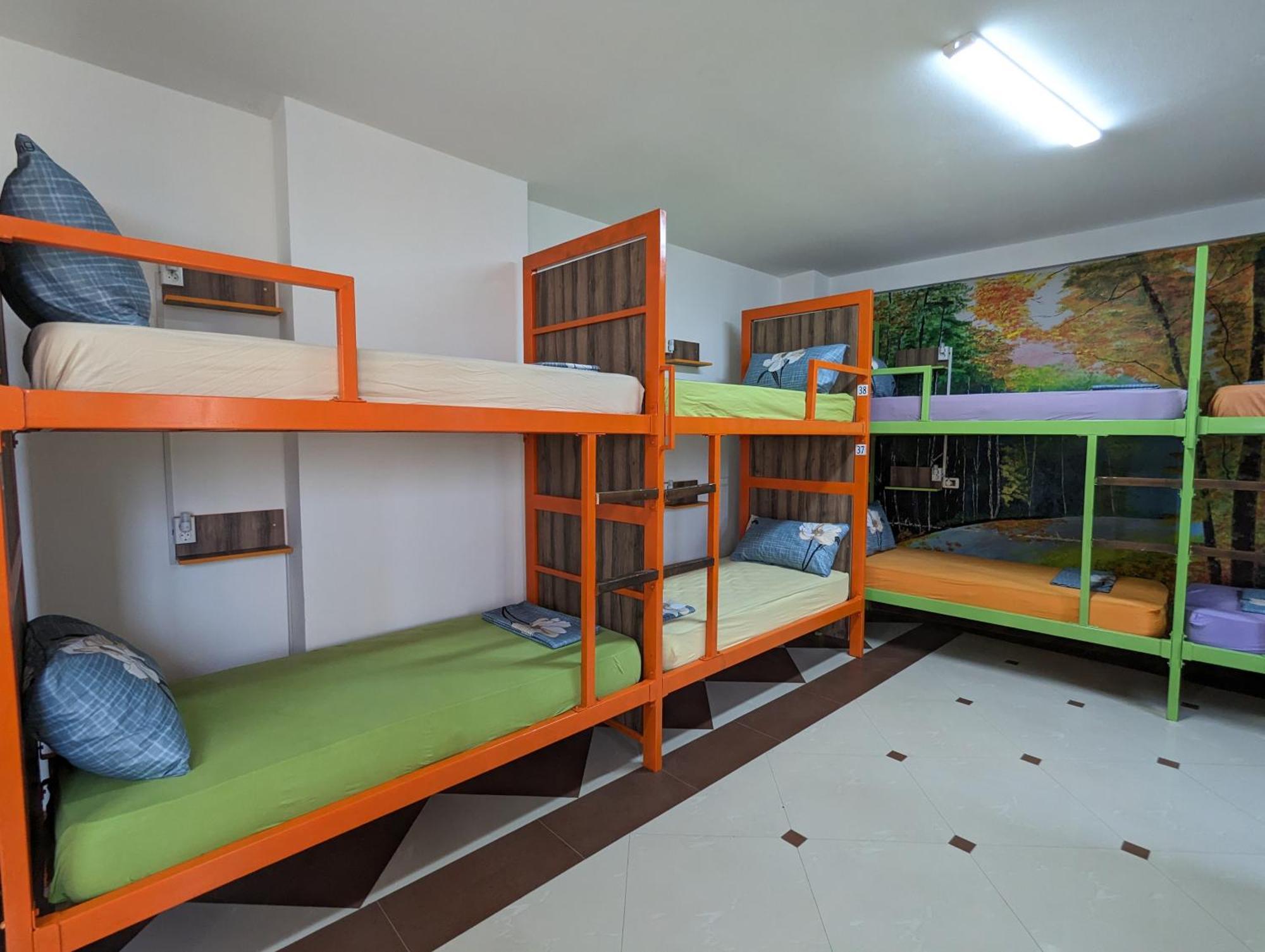 Tias Hostel Shkodër エクステリア 写真