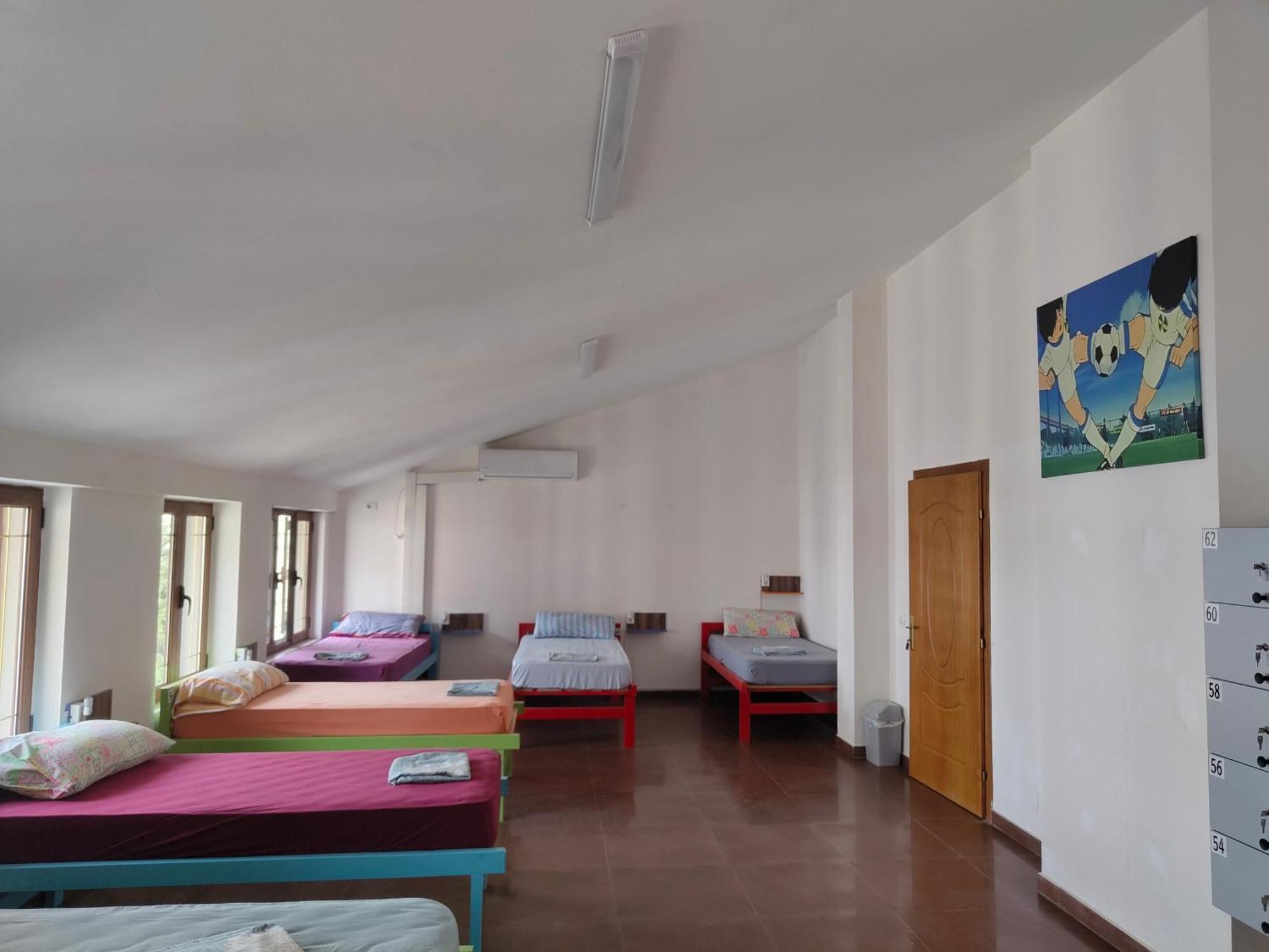 Tias Hostel Shkodër エクステリア 写真