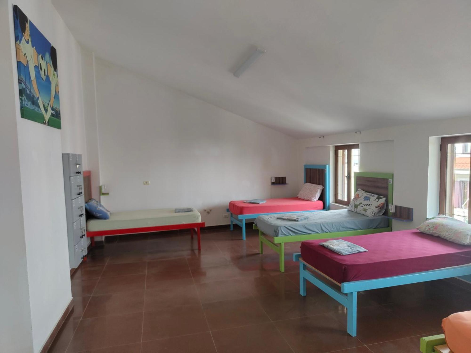 Tias Hostel Shkodër エクステリア 写真