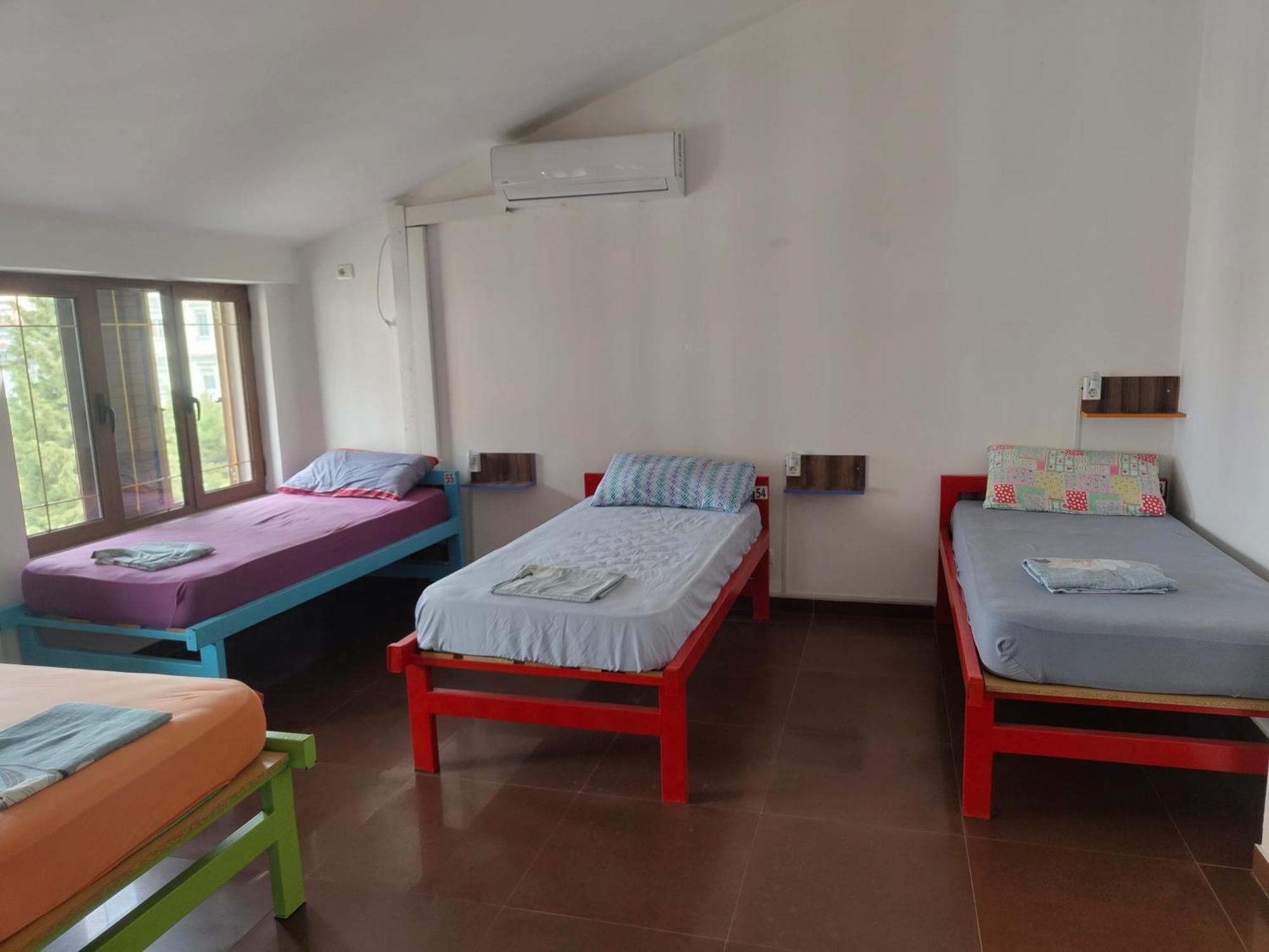 Tias Hostel Shkodër エクステリア 写真